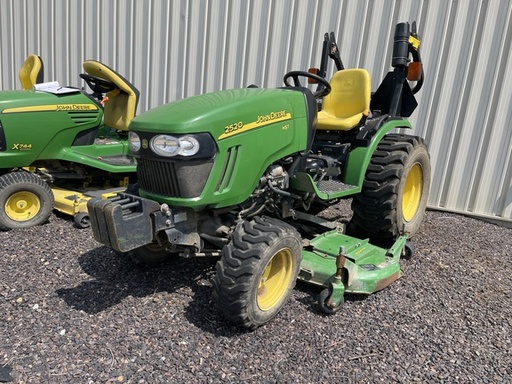 [639781] 2010 John Deere 2520