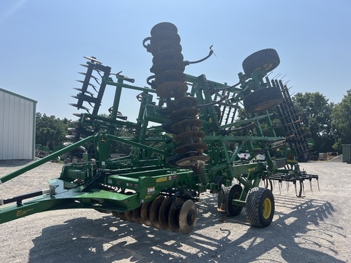 [364500] 2023 John Deere 2330