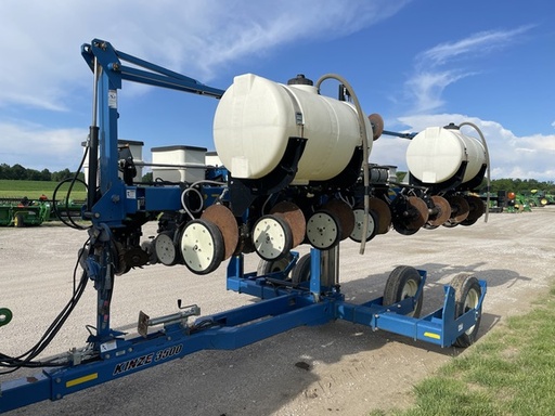 [364597] 2013 Kinze 3500
